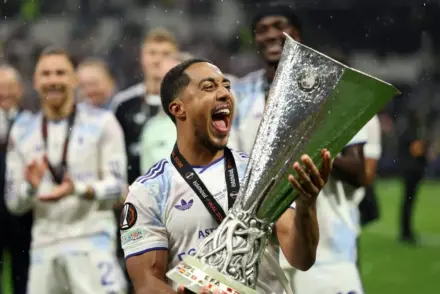 Manchester United in talks to sign Aston Villa midfielder Youri Tielemans