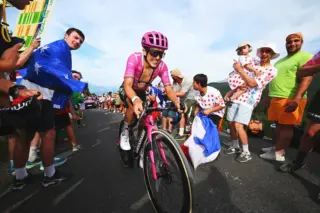 Richard Carapaz secures Tour de France stage 18 victory