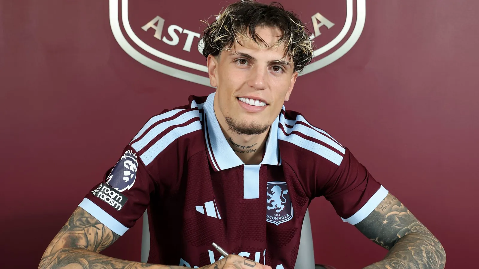 Alejandro Garnacho signs for Aston Villa